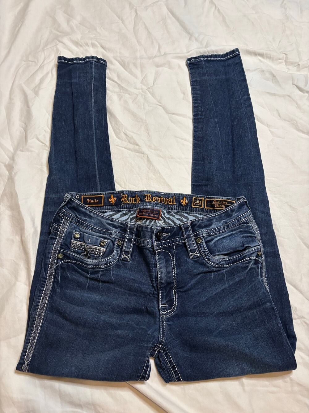 Rock Revival Haile Skinny Jeans Rhinestone Fleur De Lis Pocket